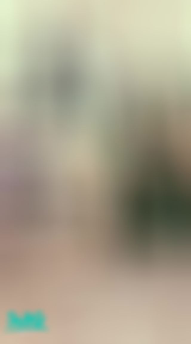 janicee : 地板上短裙OL洋裝的坐姿💋