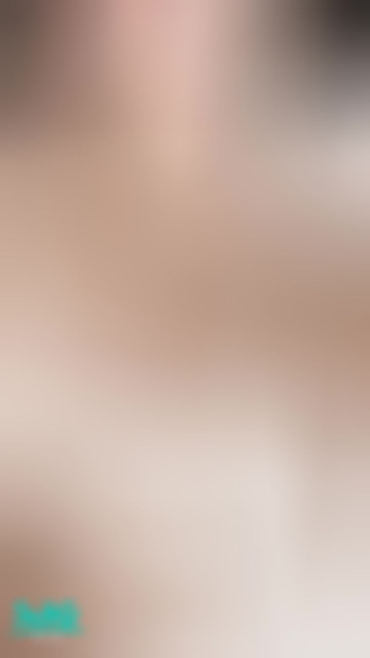 funnyg : 素顏性感白色內衣褲🤍溫柔的看著你⋯