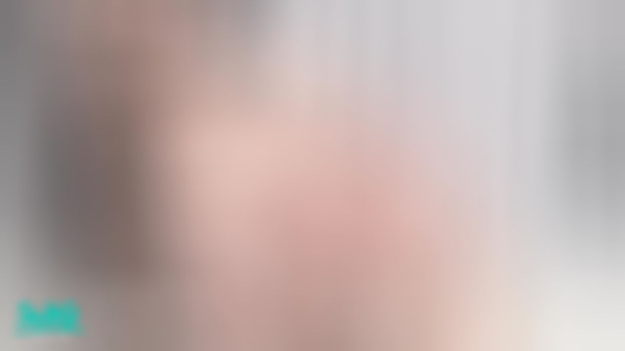 miyukibaby : 小母狗姿勢在地上轉圈🙈❤️今天的睡衣裡面沒穿小褲褲🫶🏻😍💦