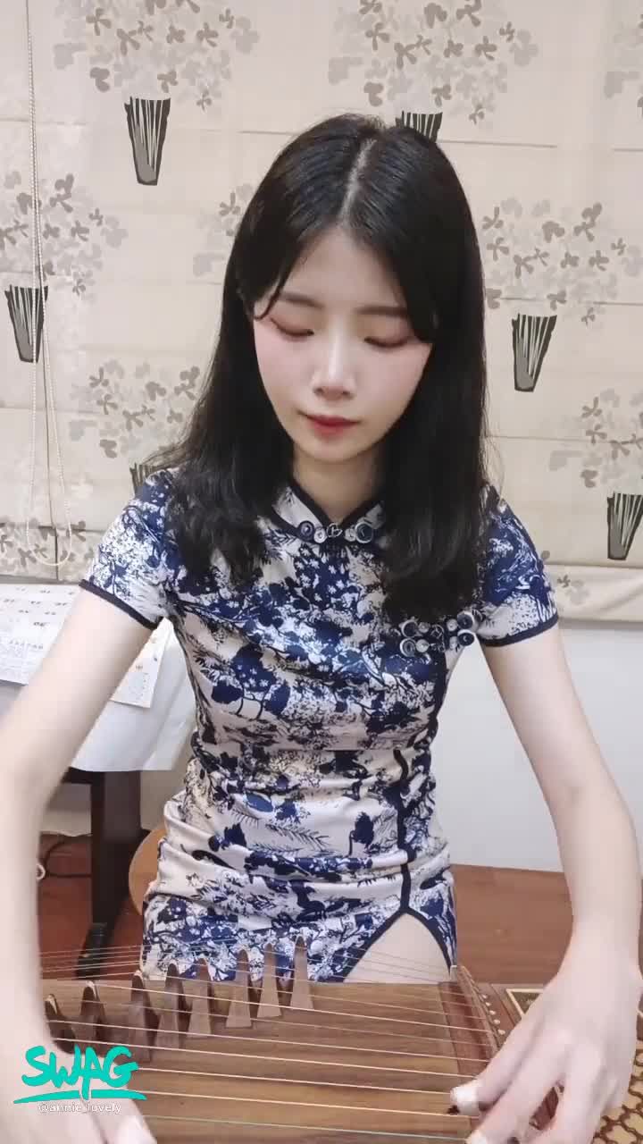 annie_lovely : 這首聽了心真的會靜下來

不論是煩躁、厭世、太興奮
都可以點開來聽哦~

#治癒琴聲 #旗袍 古箏 #露臉