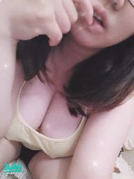 h*******y : #居家服 #小可愛
#露出 #超深溝 #激凸