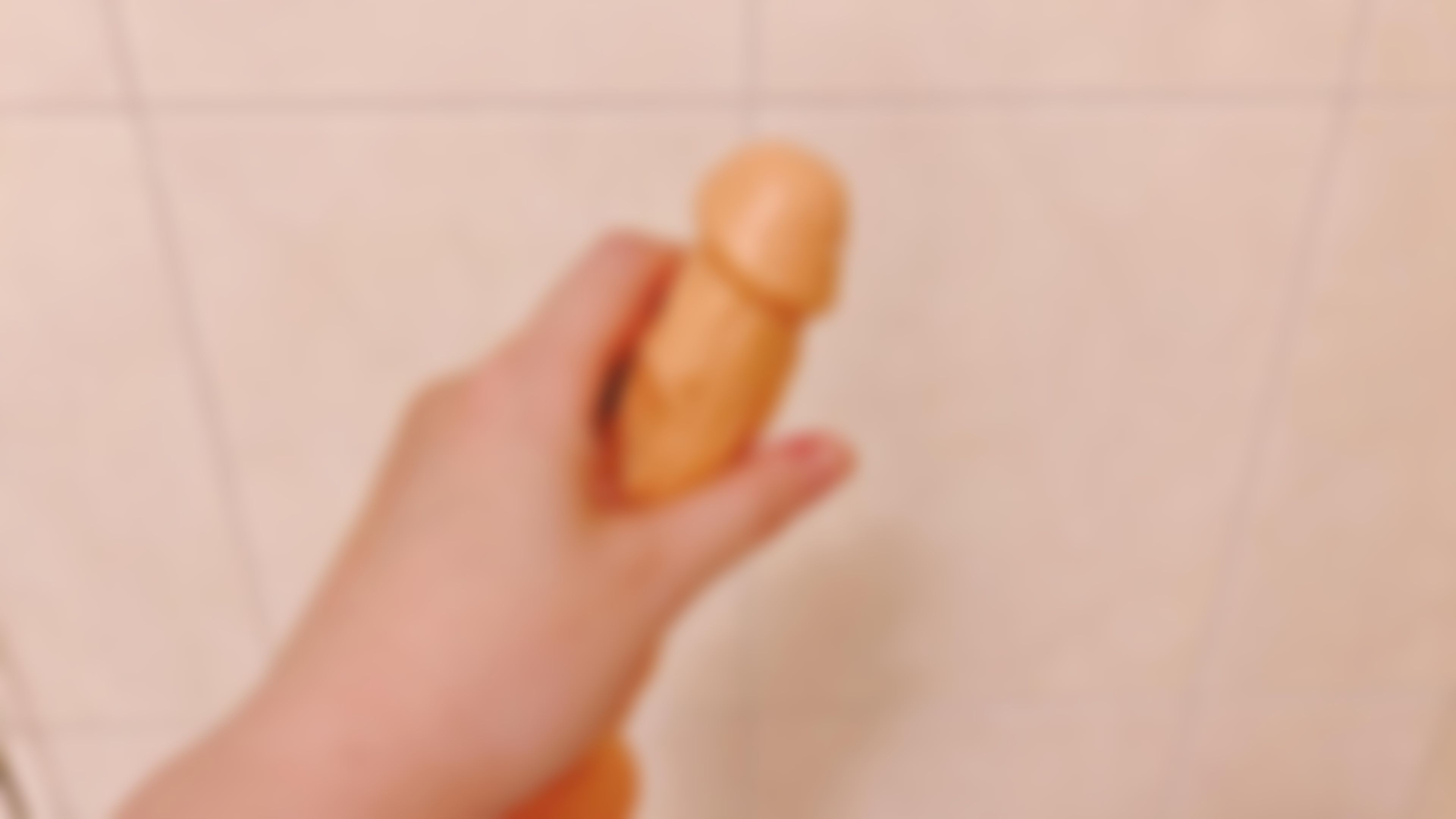 bershuka : 夜間自慰🔞高潮淫水噴肉色棒💦💦