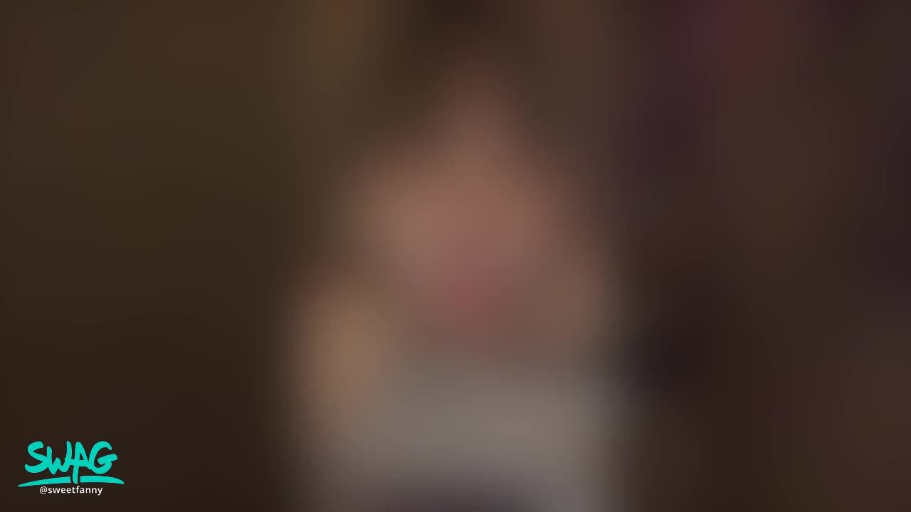 sweetfanny : 必解鎖🙈哎唷～進來幫我看我的唇🫦是不是出汁了🔞