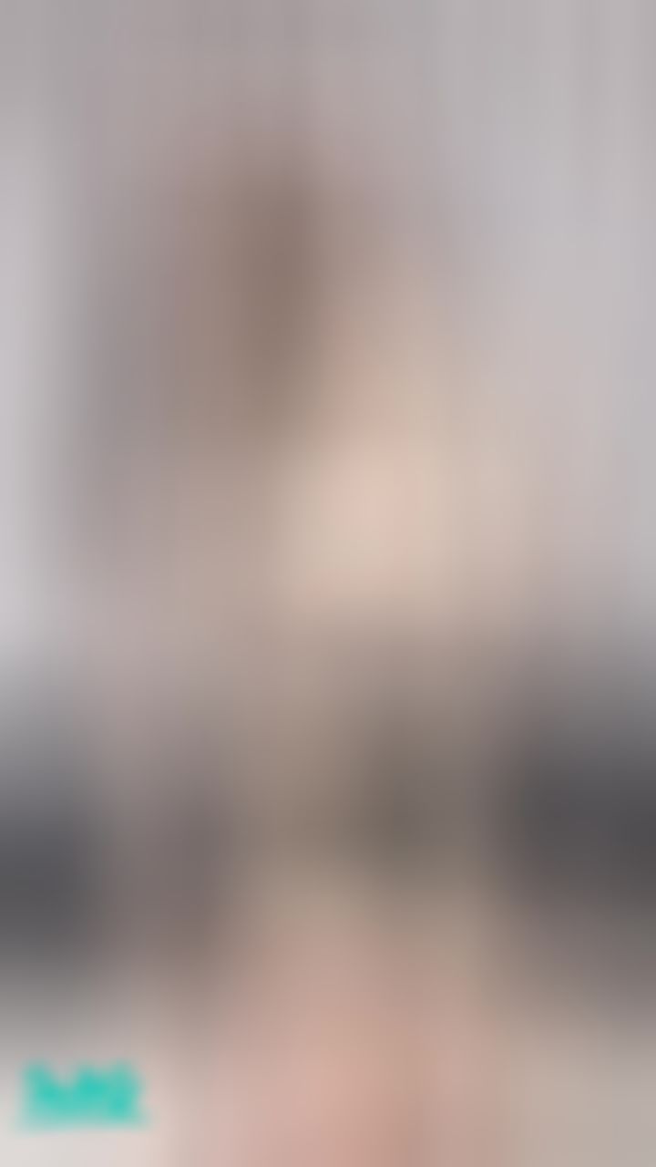 miyukibaby : 色色表情足交踩踩🦶🏻🍌🍌⬆️‼️💦喜歡射在我腳上嗎？