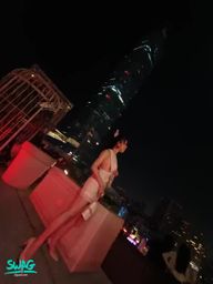 janicee : 洋裝的挖空位置超性感💋
發光的金色的紋身貼紙🌟
貼在性感的位置
辣辣的小兔子🍬
Bunny😈
#馬尾 #禮服 #側乳 #高跟鞋 #美腿 #長髮