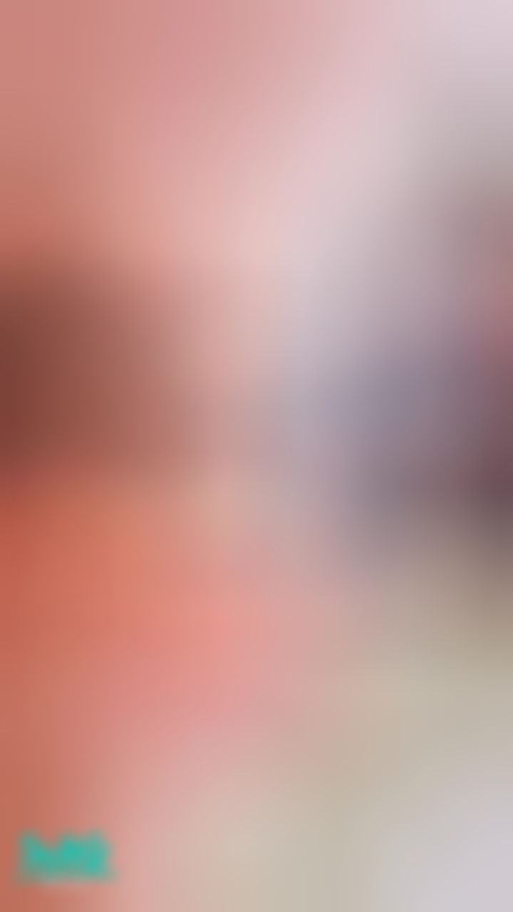 mumuq : 坐在寶貝的臉上玩弄小穴😍
近距離看著鮑魚品嚐大肉棒⋯⋯
要是蜜汁滴下去 寶貝願意幫我舔掉嘛？😏