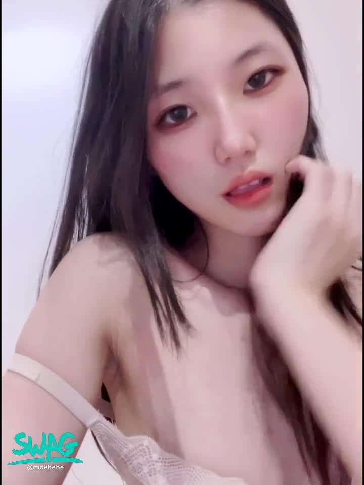 m*****e : Both breasts and face are in the same frame for you to see the light 🙈🔥
#露點 #露臉