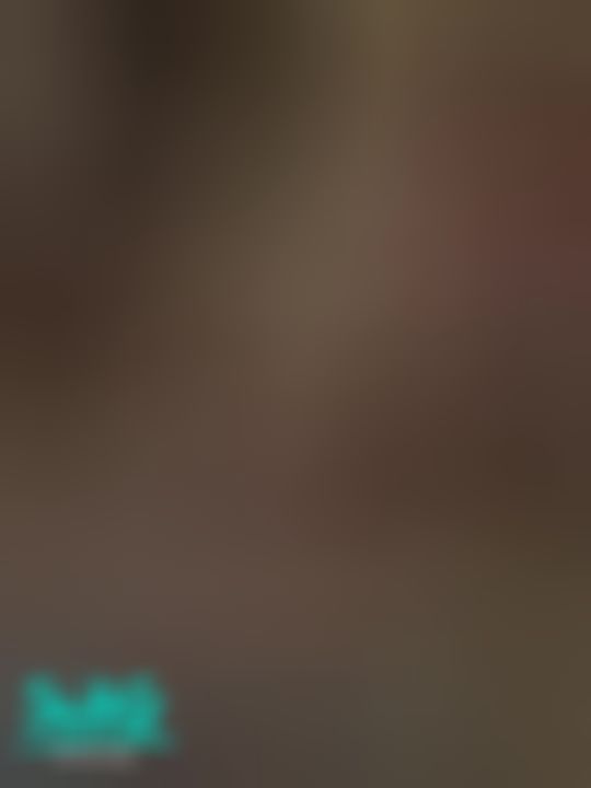 vanessajs : 午安男友們 請乖乖地等我搬完家 在拍影片喔~