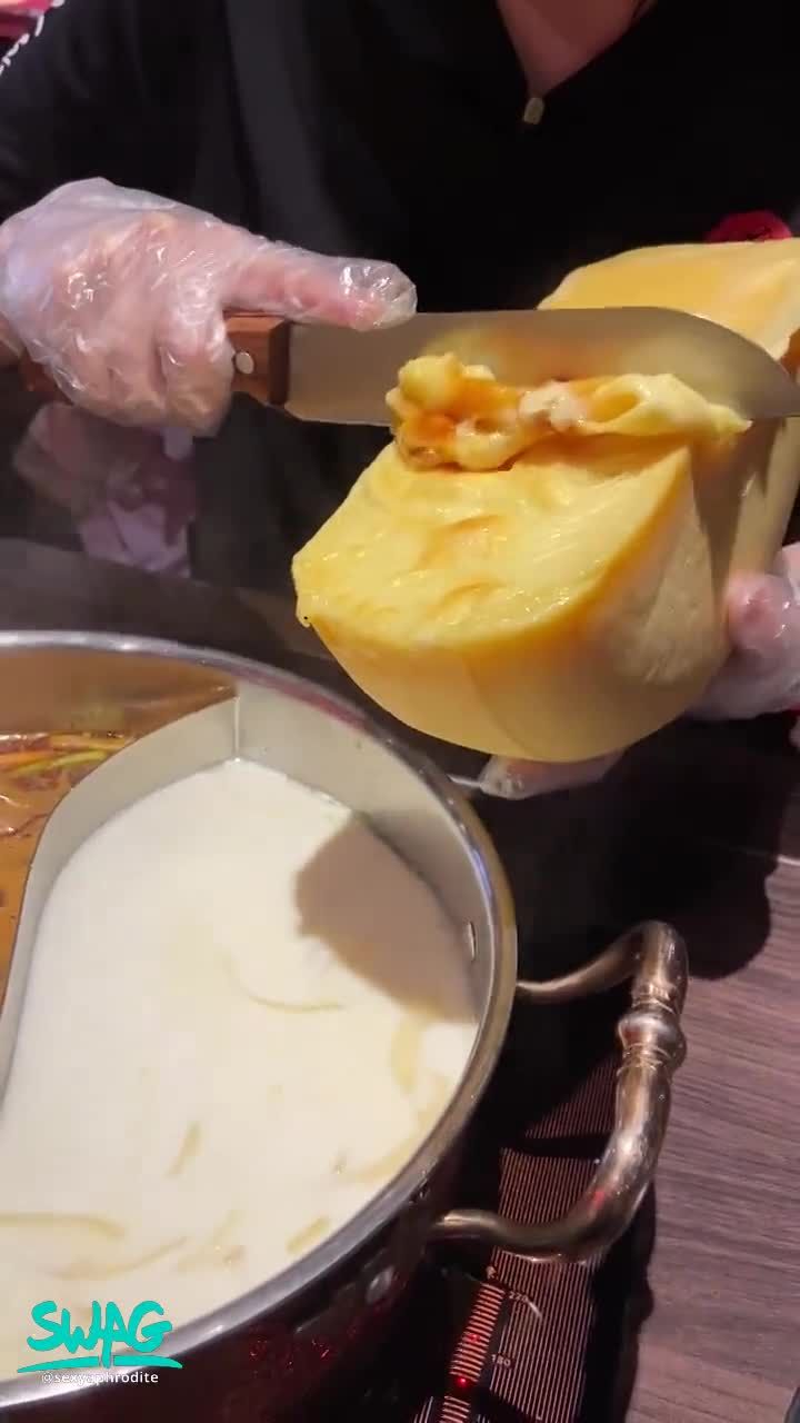 sexyaphrodite : 幸福牛奶起司瀑布❤️