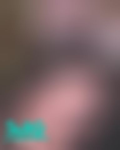 rihanna : 我這不就乖乖過來舔了嗎🥰喵～～～～