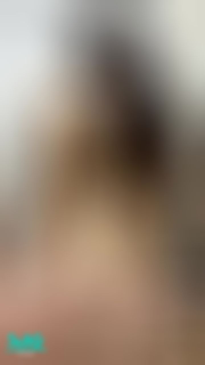 lizbaby : 哥哥們都訂閱我了嗎？
悄悄告訴大家，這個月會有福利唷🥰
#裸背 #內褲