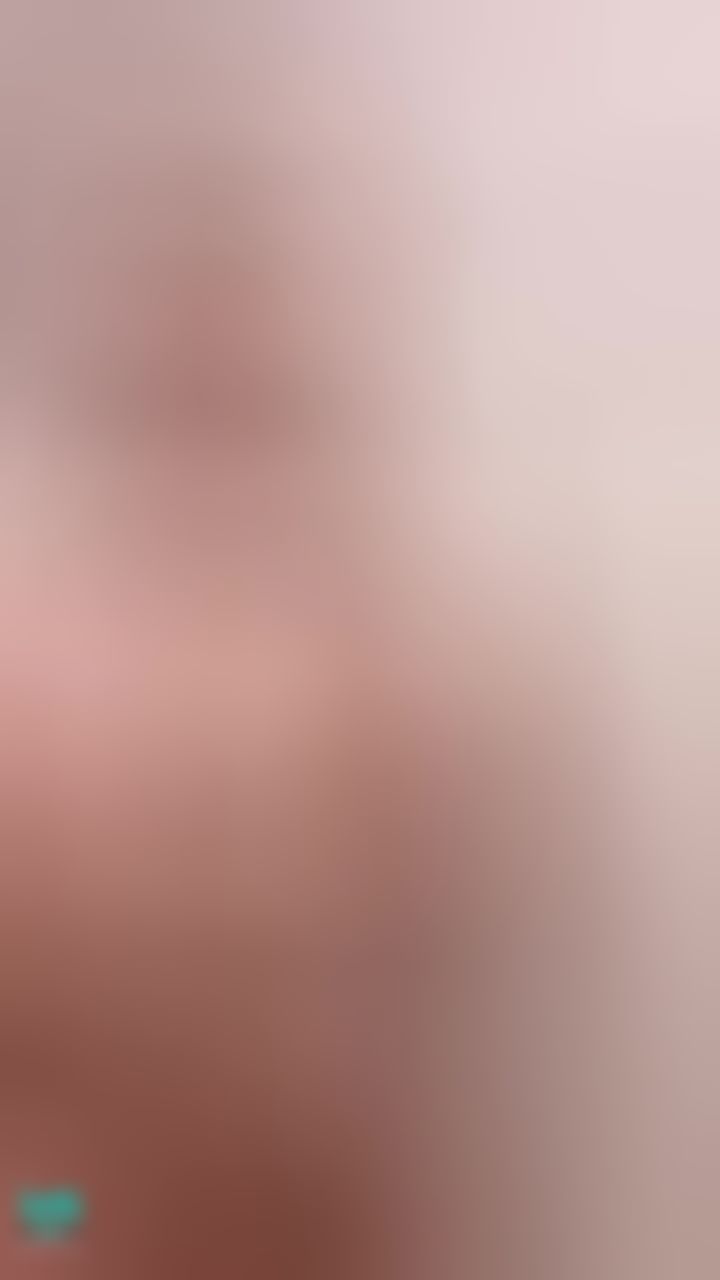 prettynikka : 赤裸的山雀，陰道。這個給你
soaping my hot body in the shower