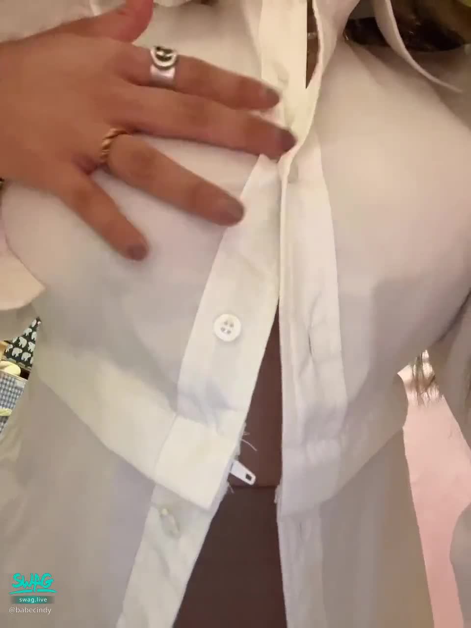 babecindy : 1021🔥🔥
今天穿這樣當你的小秘書可以嗎？
白襯衫的誘惑
