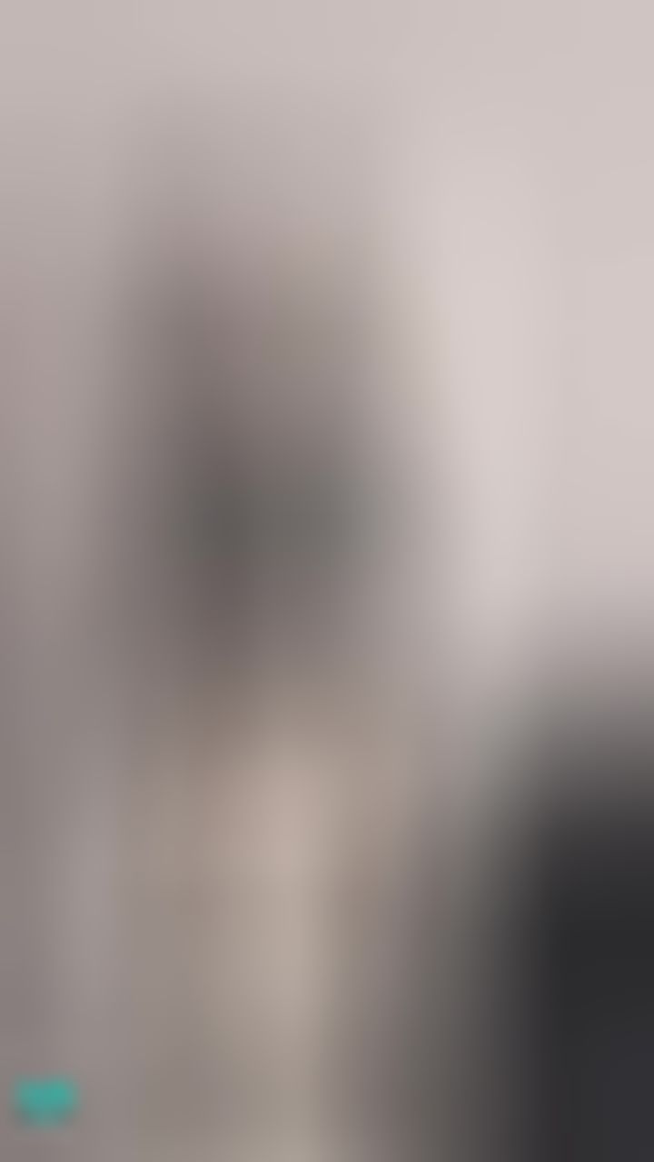  : 💢鏡子前看全身💢露出長長美腿穿高跟鞋👠喜歡嗎？☺️👅