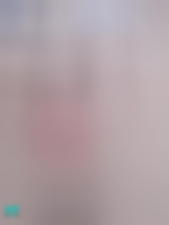 sexyylady : ❤🔥特写大极品粉嫩鲍鱼被掰开看到尿眼🐦里面有淫水流出