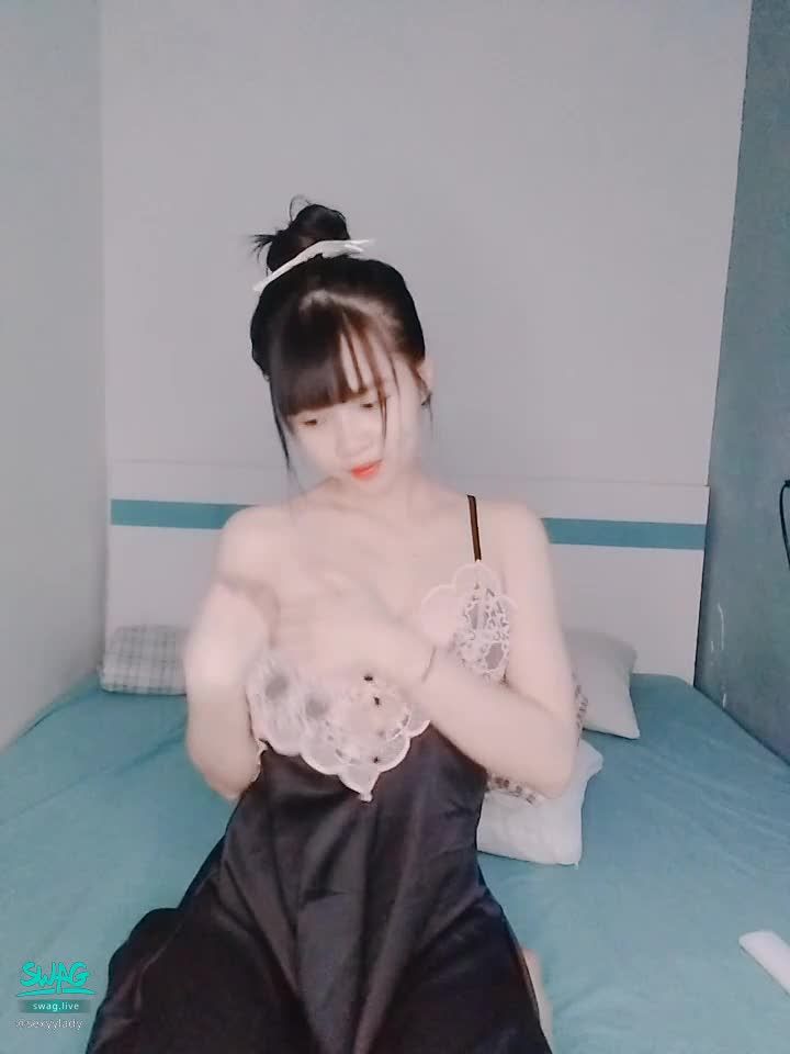 sexyylady : 🔥胸部有"奶香"又有弹性🌼忍不住狂抓❤