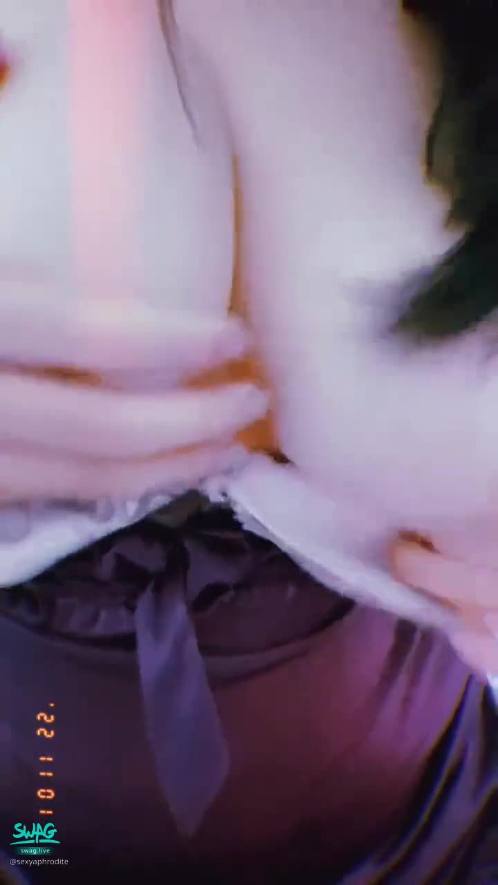 sexyaphrodite : 紫色性感睡衣 🐰🐰