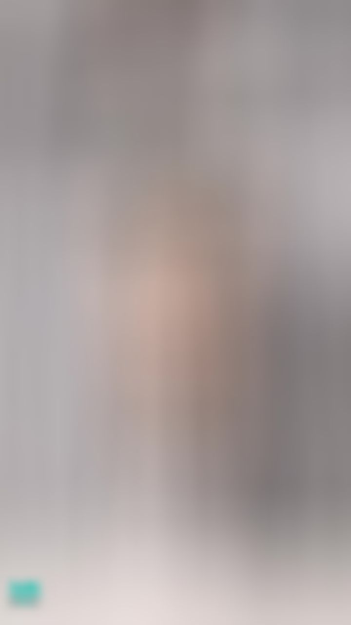 miyukibaby : 站著讓你看😳💦❤️下衣失蹤喜歡看腿腿嗎？
