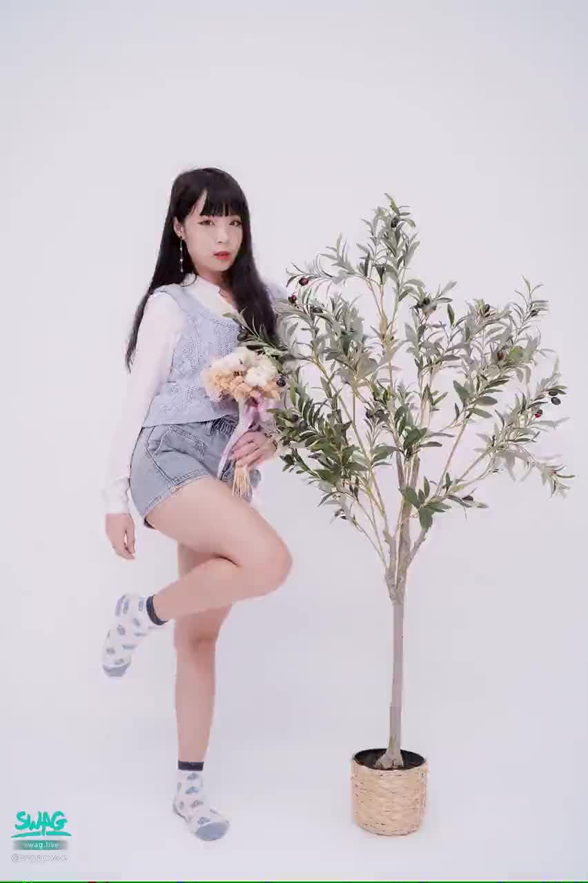 angeldown : 葛葛有空多跟天天聊天嗎🥺🥺