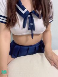 zi_zi : 有哥哥會喜歡我嗎?
想被哥哥抓抓
#奶#巨乳#誘惑#性感#大奶#騷