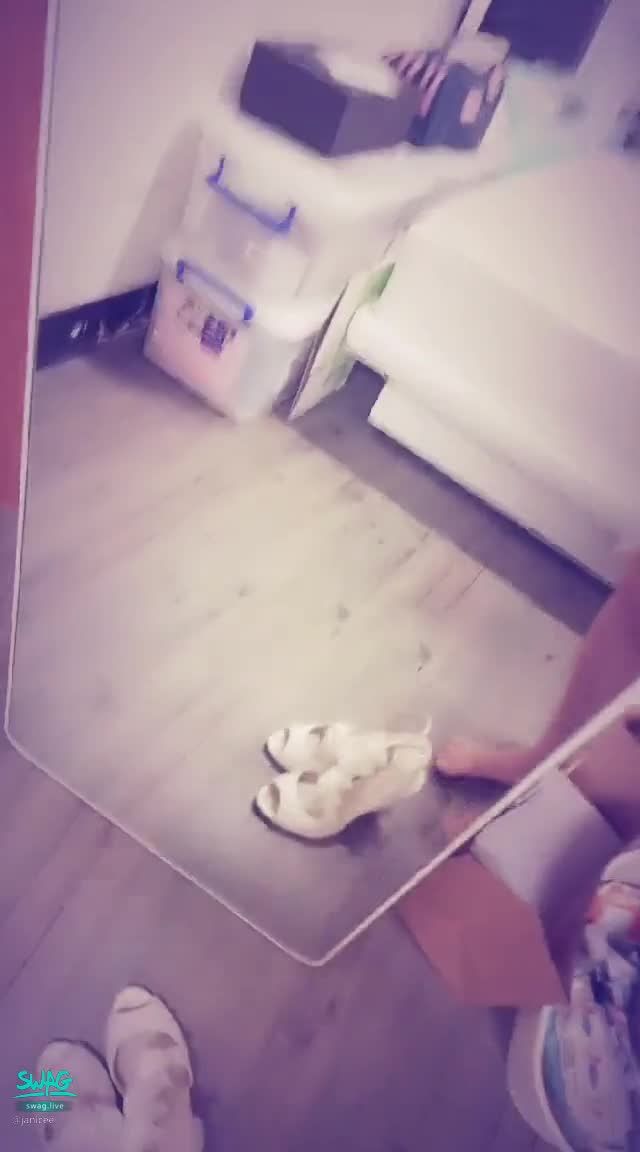 janicee : 花嫁系露趾高跟鞋👠
穿上露趾高跟鞋🌹
花嫁系白色跟鞋💖
絲質睡衣與高跟鞋💗
High heels👠
#眼鏡 #氣質 #長髮 #美腿 #短裙 #睡衣 #高跟鞋 #露趾 #腿控 #裸足