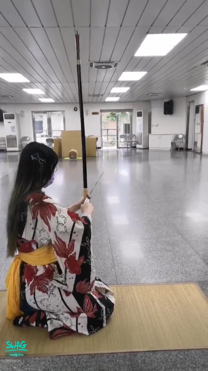 minicat : 好喜歡射箭哦～