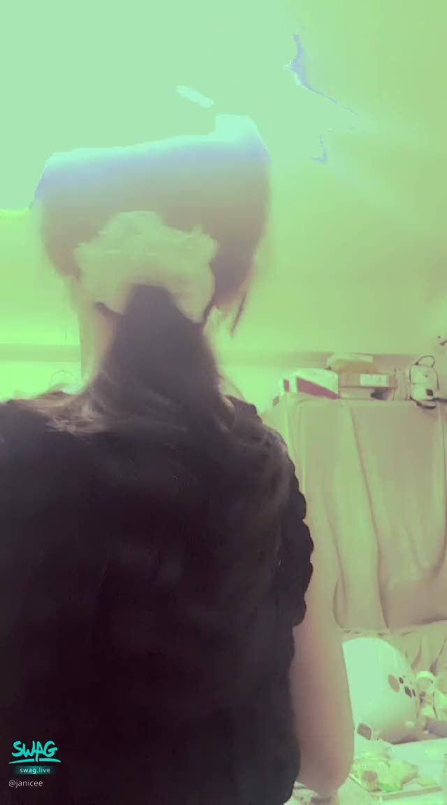 janicee : 馬尾與微露側乳💋水嫩的雙脣♥️不穿內衣😈
水嫩的雙唇
綁著馬尾轉圈♥️
不經意露出性感側乳😈
不穿內衣的側露👀