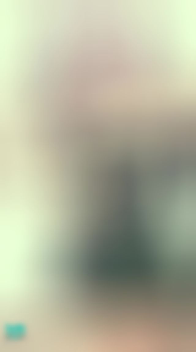 janicee : 泳衣的屁屁💙脫下袖套，舉手露出腋下💓