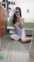 janicee : 地板上坐著🌸
貼身的薄睡衣看出身形💗
低頭時的深V👀
半透明裙擺下的美腿💖
細肩帶緞面低胸睡衣♥️
露出大面積的肌膚⭐
深遂的鎖骨與美背💋
#鎖骨 #睡衣 #細肩帶 #低胸 #緞面 #長髮 #赤腳 #美腿 #裸足 #美背 #腳趾