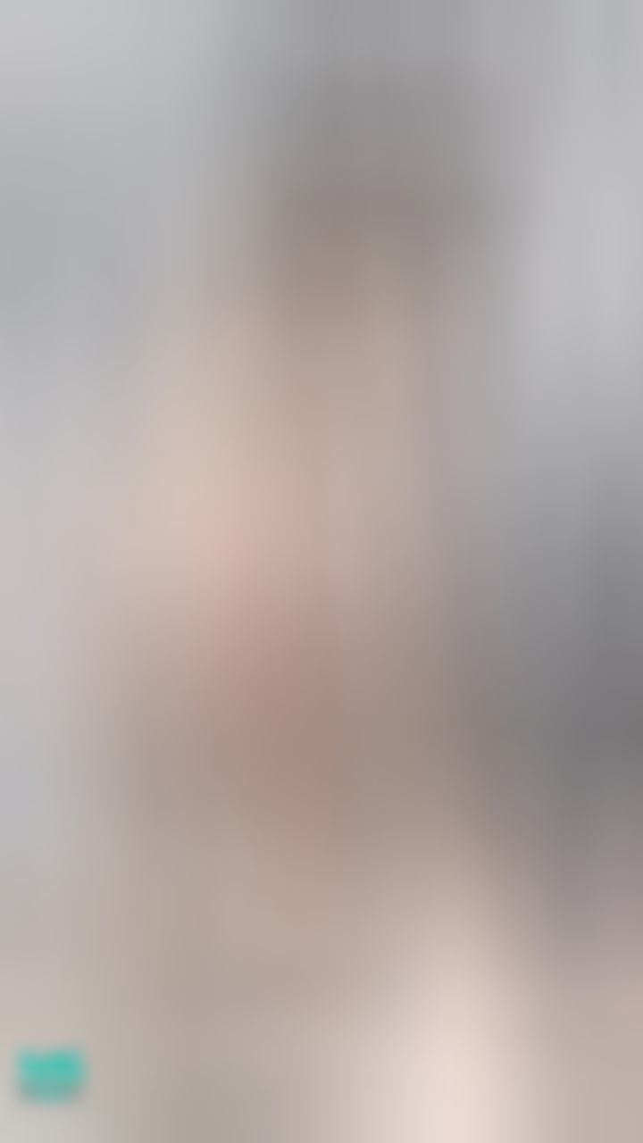 miyukibaby : 喜歡開檔絲襪看屁屁😈❤️這姿勢超色看我有多緊？💦