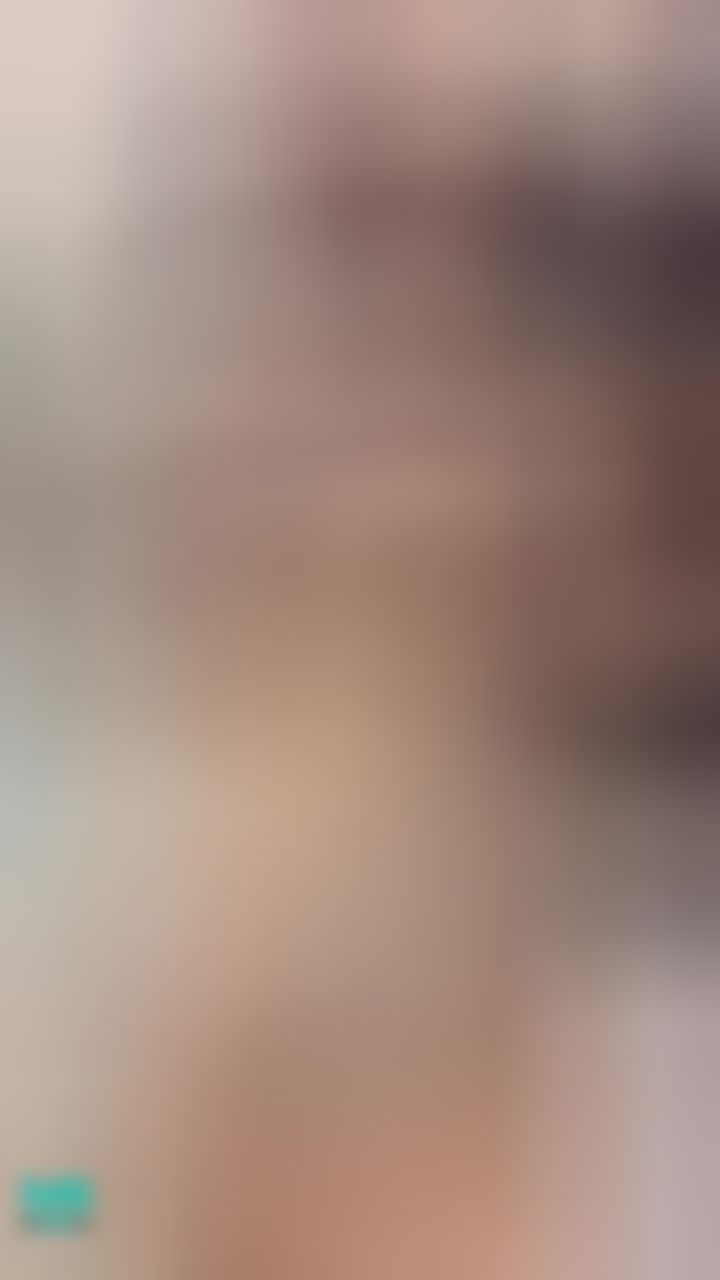 kathyicup : 寬鬆衣服底下的大胸部❗️掀起來給你看巨乳不用手就喝飲料😈💦👅🔞