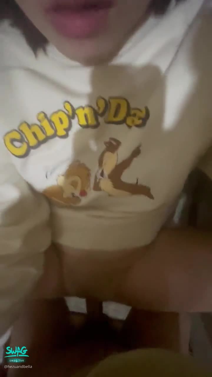 hezuandbella : 偷偷在餐廳男廁…..
男友：飯後是不是要做個運動消化一下～～
我：🥺點頭