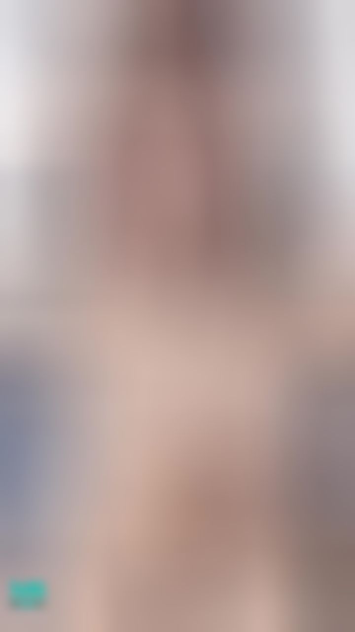  : 全裸乳交玩棒棒👅💕㊙️大長腿足交讓你看了超硬..想射我腿腿？😈
