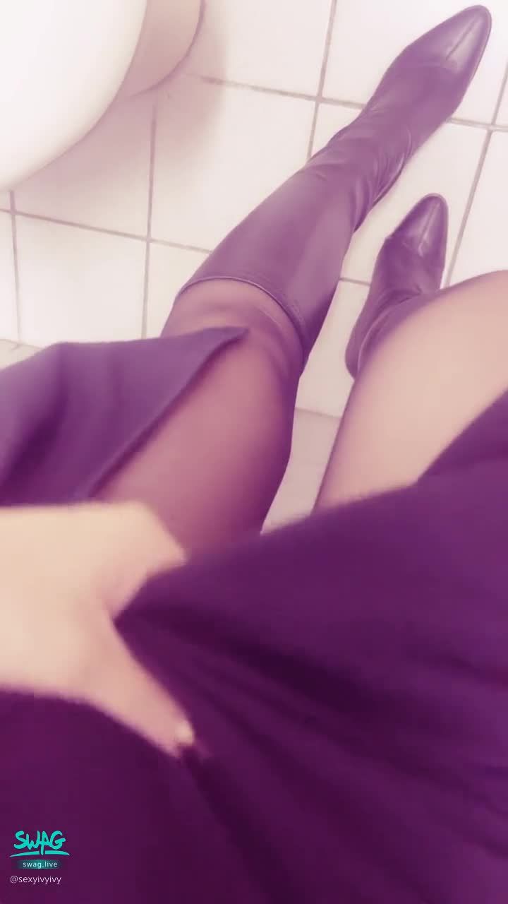  : next door is going to the toilet
can imagine me next door
wearing a sheer dress
Then smugly slip your fingers into your panties? 🔥🔥🔥