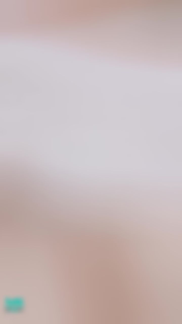 sexybearr : 🔥久違的小白虎一線鮑完整大外露🔥Babe哥哥要嚐一口新鮮肥美多汁の鮑魚嗎？😈

毛毛長出來一點了🙀
還是Babe要幫我剃毛毛><
#白虎 #一線鮑 #粉嫩 #學生妹 #性感 #騷