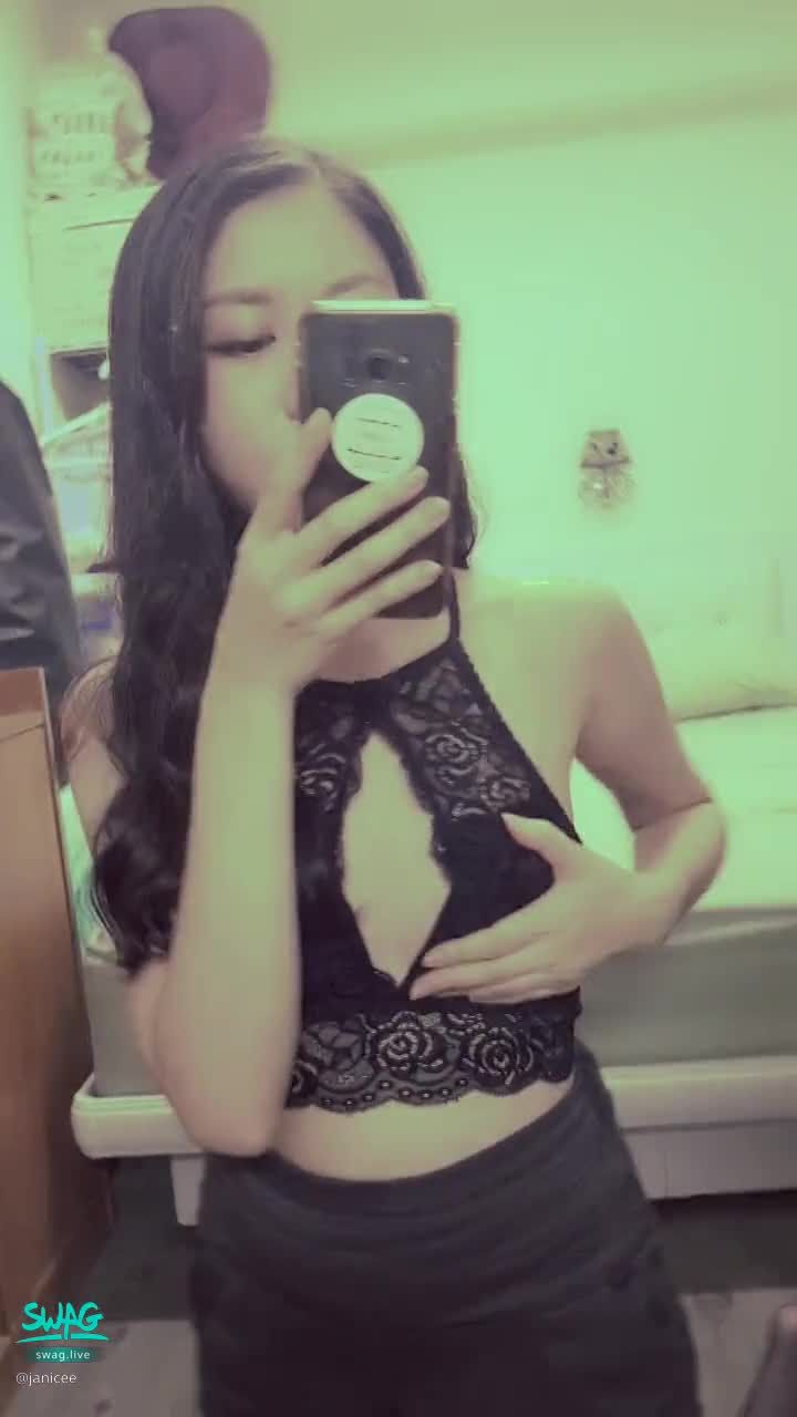  : knead the breasts 👀
Topless black lace holes 💗
Absolute territory for burgundy thigh socks 😈
Burgundy 💓
#sexy #蕾絲 #小可愛 #絲襪 #大腿襪 #絕對領域 #美腿 #挖空 #露胸 #揉胸