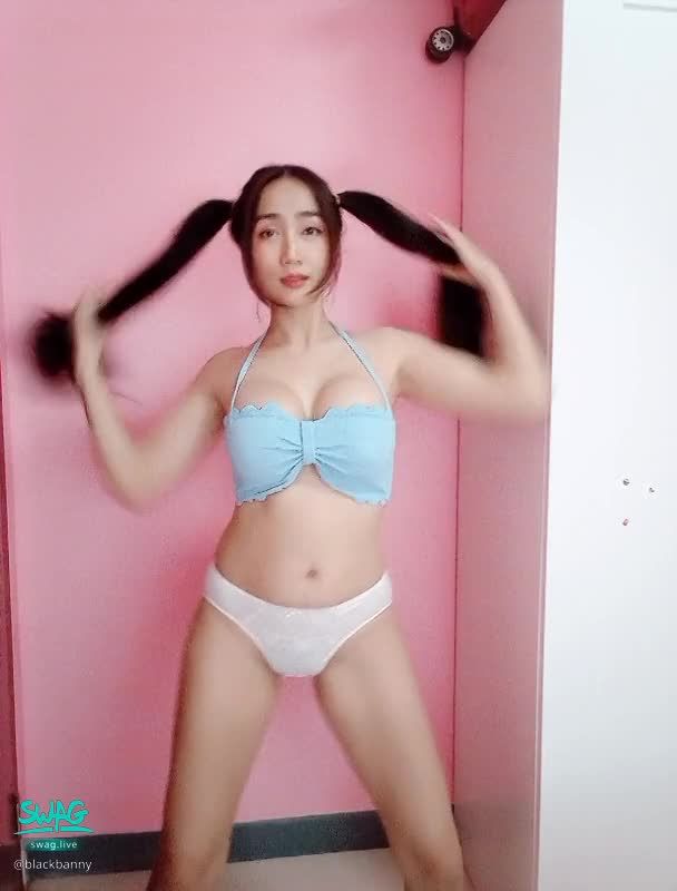 blackbanny : I'm your naughty girl