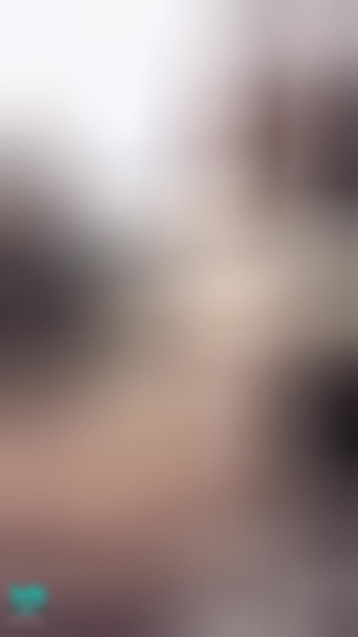  : 穿著絲襪性感睡衣的巨乳大姐姐露出胸部和小穴要你過來一起玩😈🔞你敢湊上來嗎？🙈👅💦