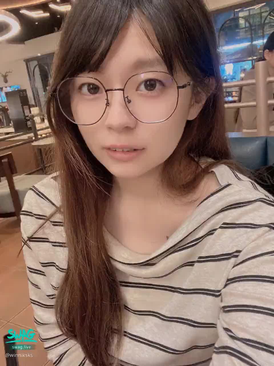 w*******s : 維尼今天改11點播喔🥺

#維尼 #日常#童顏#巨乳