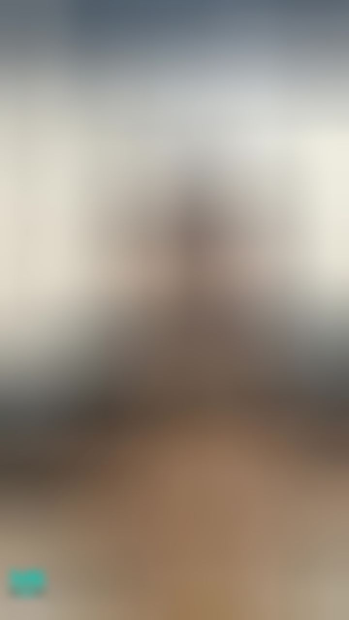 kikilinbabe : 公廁裡偷偷掏奶出來擠乳汁給你舔舔