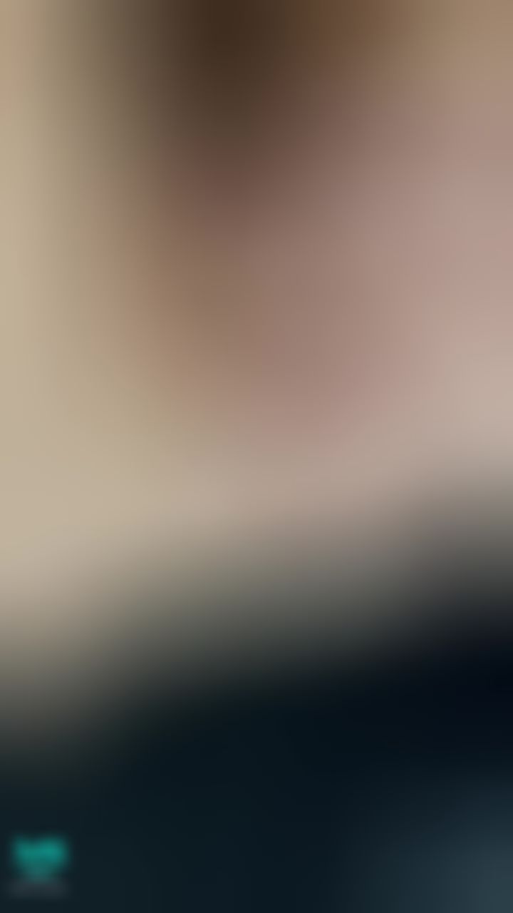 kikilinbabe : 公廁裡掰穴還露後面雙穴一起給你看弄出來的騷水代替你舔掉