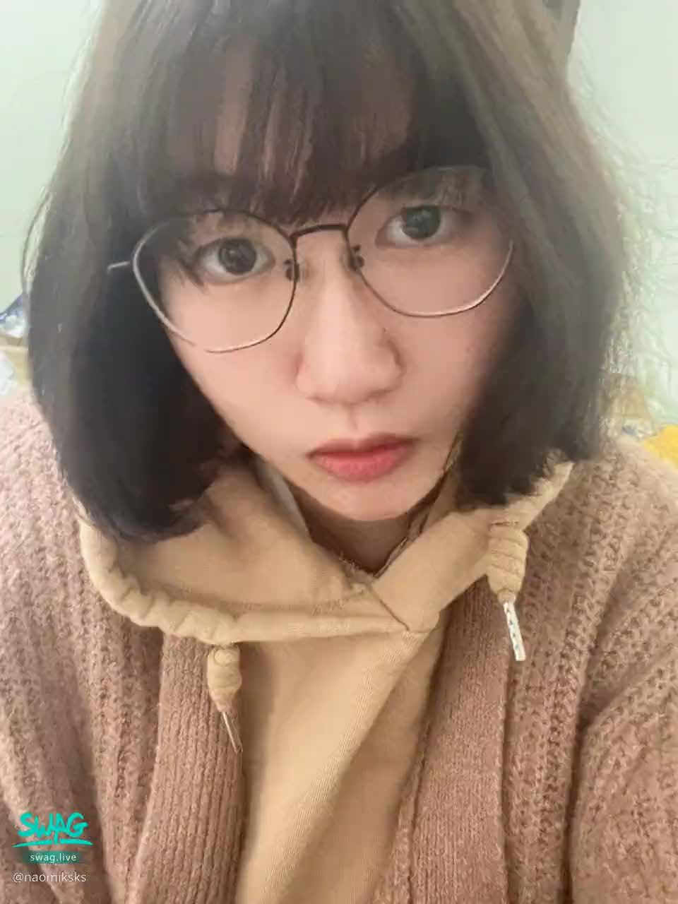 naomiksks : 早上好冷🥶
娜亞穿超級多的😂😂跟熊熊一樣🐻
慢慢退去才有感覺吧😈😈
#娜亞
Babe