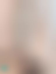 lovesisi : 💗綺麗女子趁家人不在在客廳偷慰慰💗近距離看騷屄 把小褲拉開給你幹幹好不好?😈