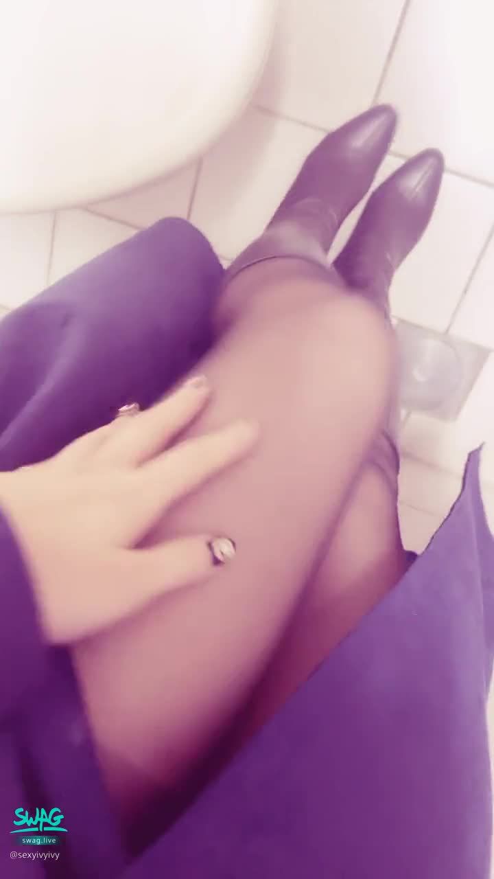  : It's rare to take out the windbreaker today 😈😈😈
It's like I haven't recalled this feeling for a long time
It's also quite sexy
Should I wear it under a windbreaker or not?