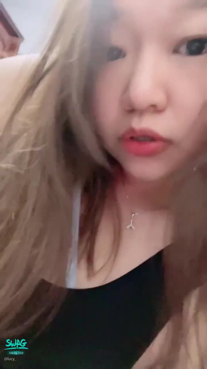 lucy_ : 性感ㄧ下下😘
#奶奶