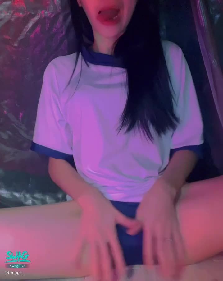 tonggirl : 學生娜娜性飢渴Babe能滿足我嘛
#娜娜#誘惑#腿