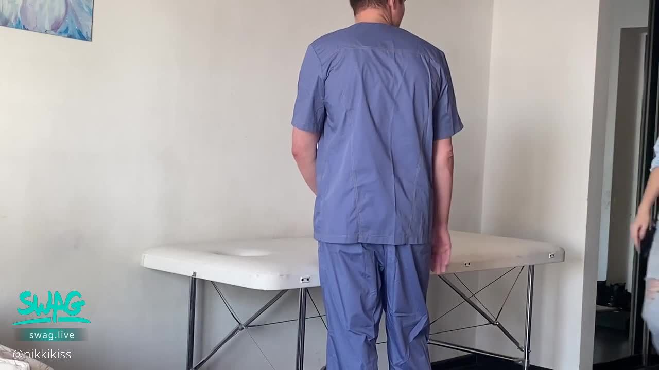 nikkikiss : The masseur fucked his patient right during the session