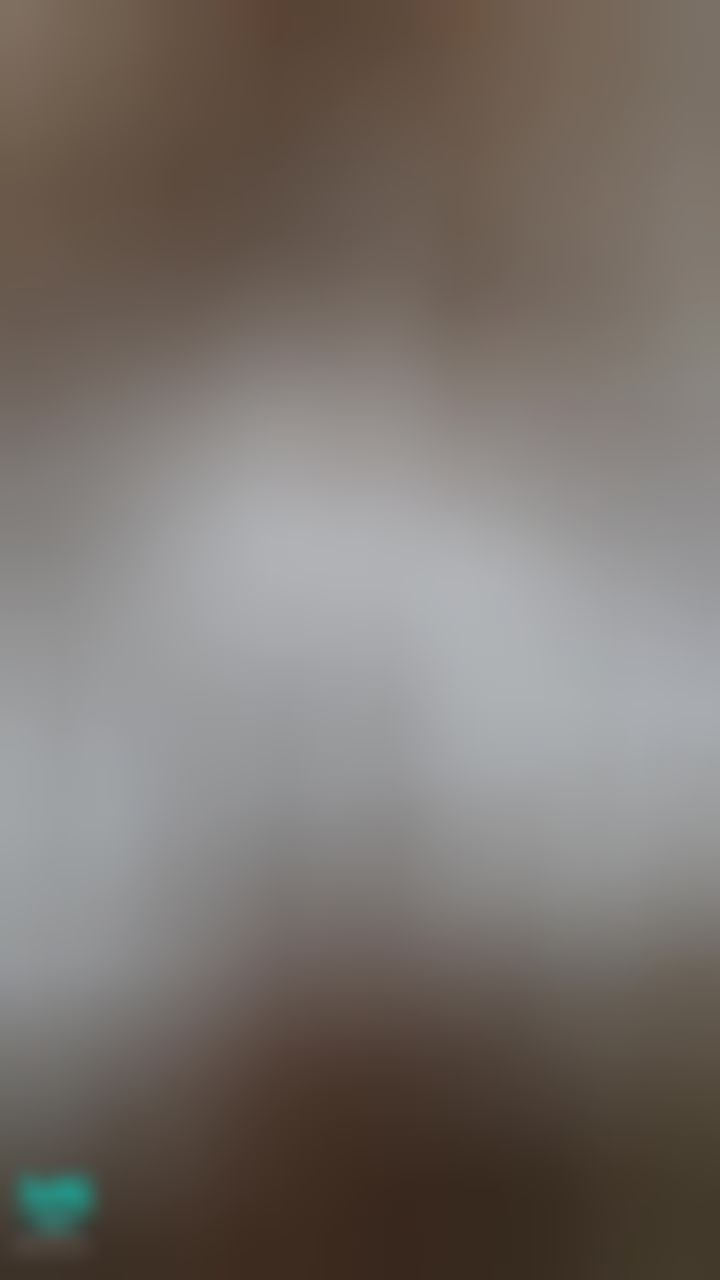 cocolunna : 在逛街... 粉丝忍不住想看我尻尻~
只好在商场厕所内给粉丝宝贝看🙈 刚好穿着短裙粉丝要我把内裤脱掉直接不穿😱😱