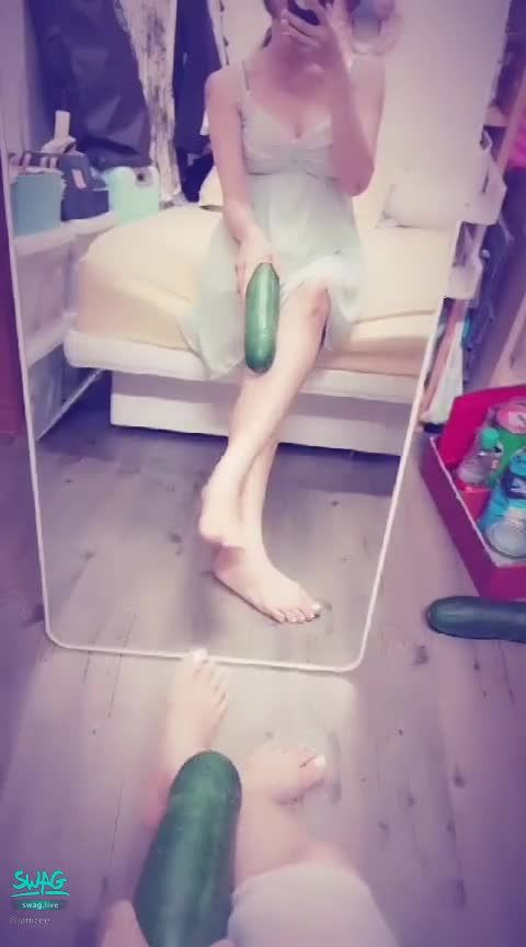 janicee : 用黃瓜摩擦