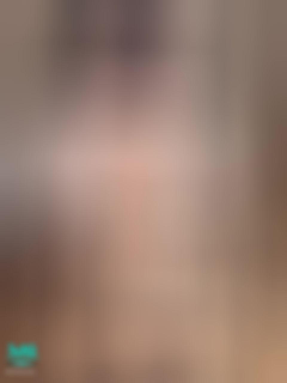  : 想看我的大胸部？那就掀起來給你看唷😍絲襪腿和一線鮑要不要一起帶走呀？😈🔞🙈